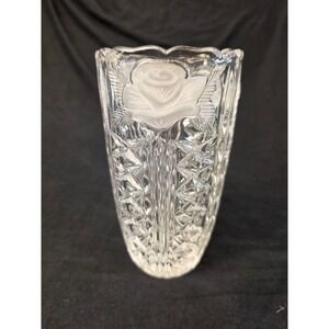 Vintage Frosted Rose Crystal Glass Vase Scalloped Edge Diamond Cut 7‎ Inch